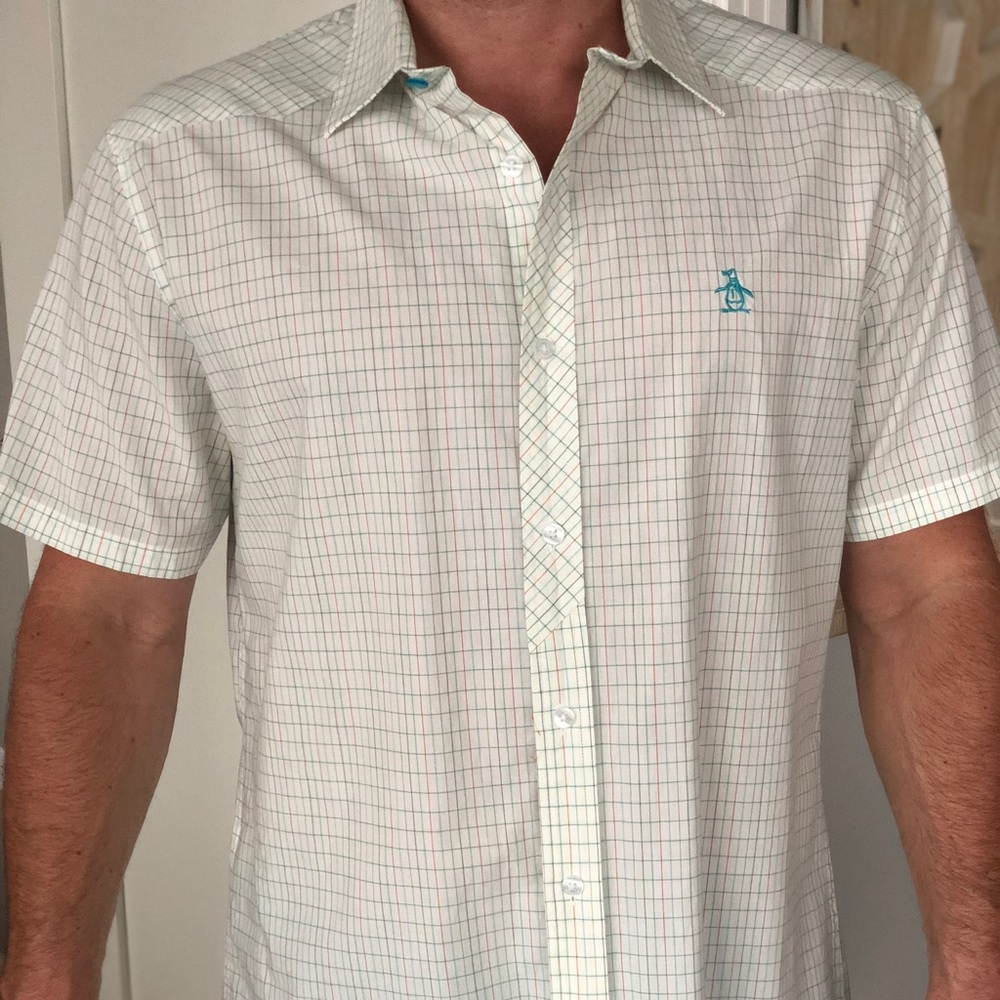 Short sleeve buttoned up casual shirt